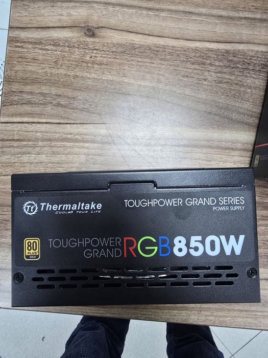 Sursa Thermaltake toughpower grand rgb 850w + 80 Gold