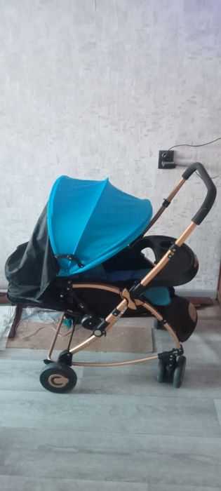 Продам прогулочную коляску .