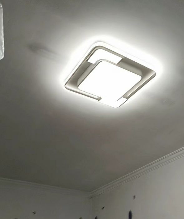 Продам люстры айфон срочно