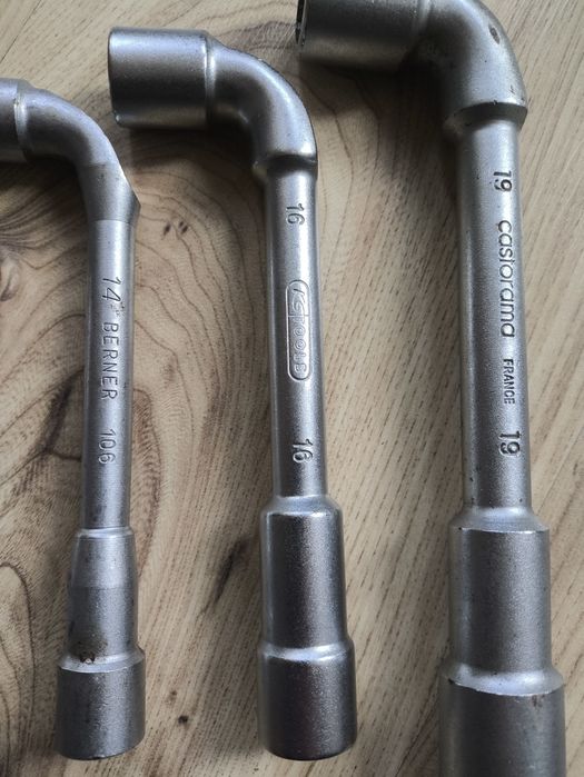 Г-образни ключове с проходен отвор за шпилка