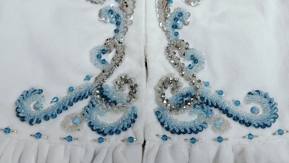 Продается костюм для девочек