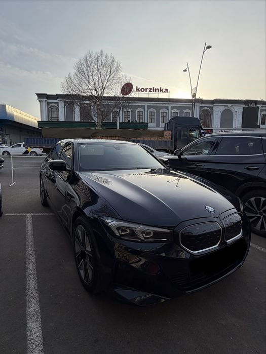 Bmw I3 35L 340 ot kuchi srochna sotiladi.