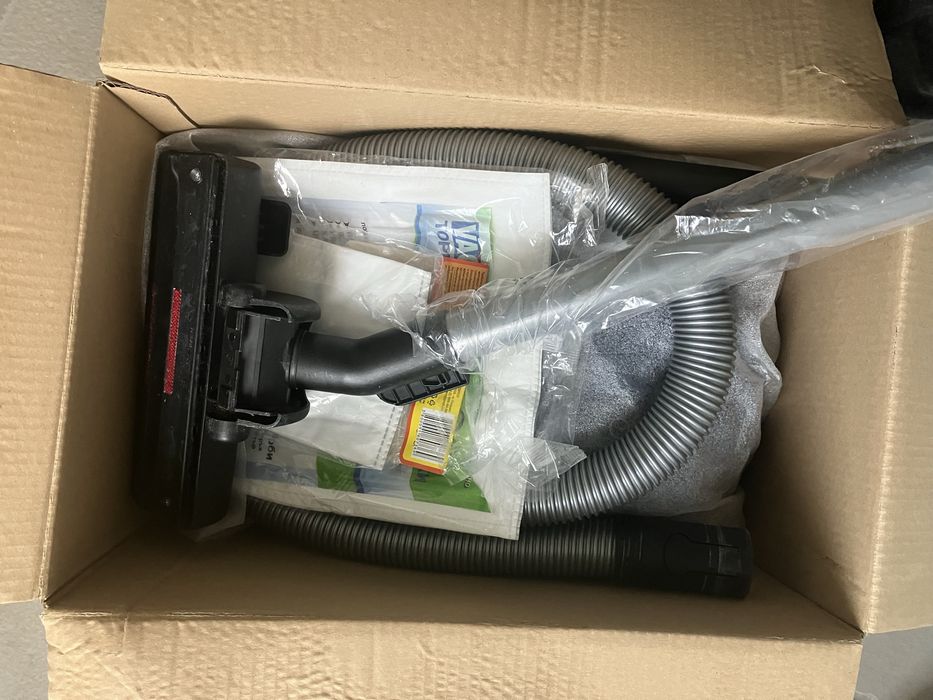 Прахосмукачка Bosch BGL2UB110, Филтър Мicro, Син
