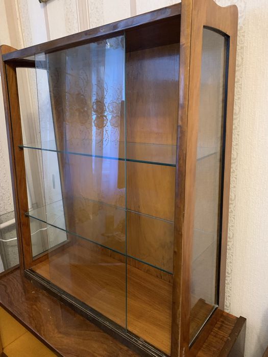 Сервант-витрина Польша