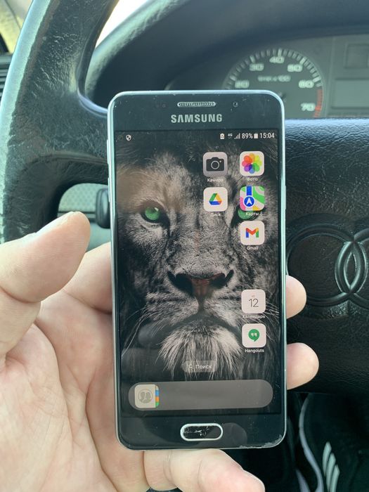 Продам самсунг А3 2016