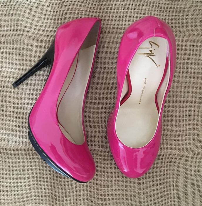 Alaia Zanotti Goose Margiela Dsquared D&G Musette Paciotti Aquazzura