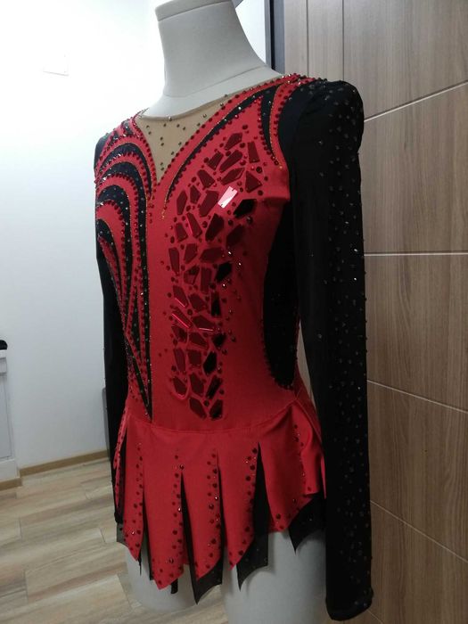 Трико ново за художествена гимнастика размер S