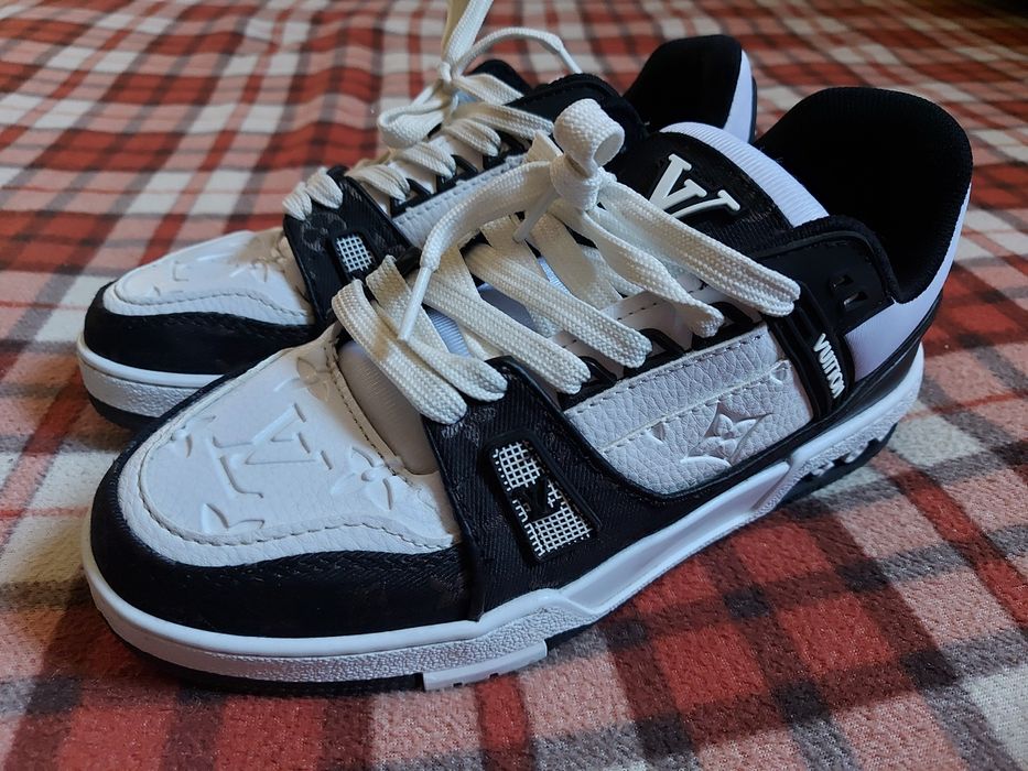 Adidași Louis Vuitton