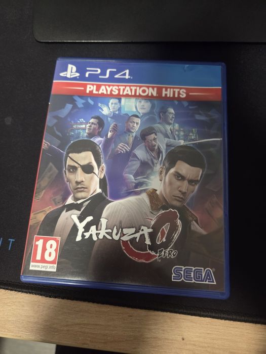 PS4 Pro cu 6 jocuri si controller