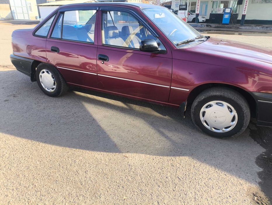 Продаётся нексия 1 сонс