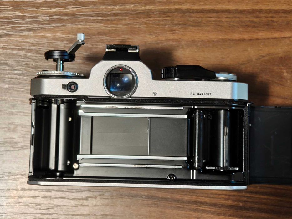 Nikon FE + obiectiv 50mm / f1.8 series E