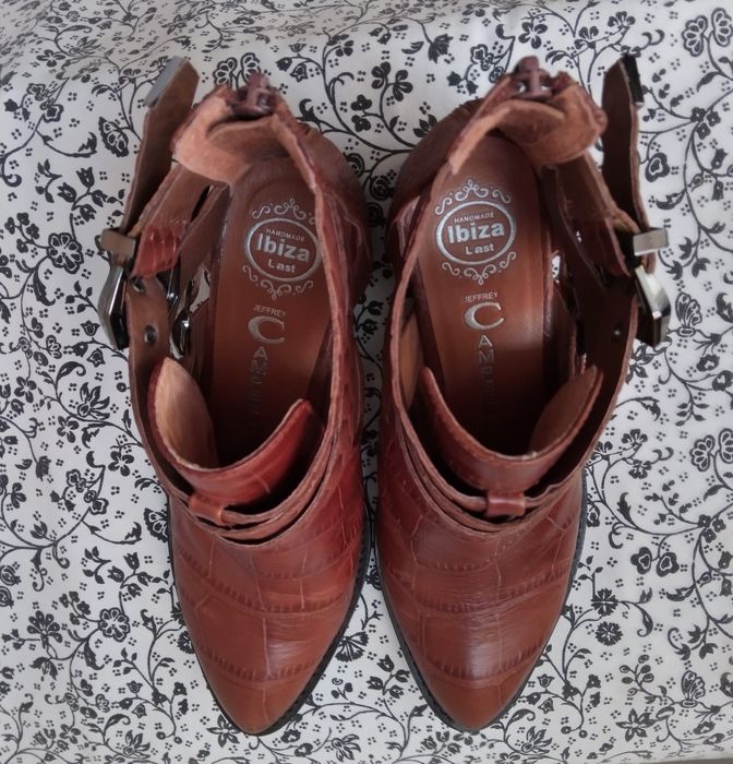 Шикозни обувки на Jeffery Cambell