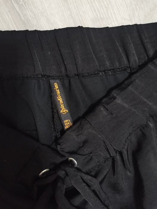 Pantaloni saten Stradivarius