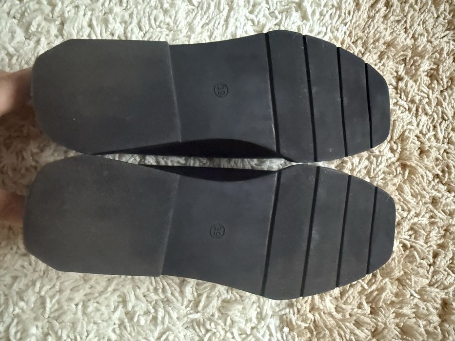 Продам женские туфли