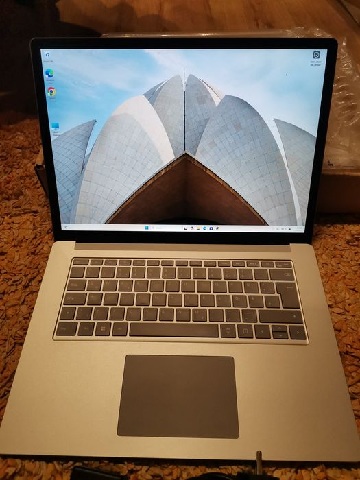 Microsoft Surface Laptop 4 I5-1145G7 8Gb 256gb 2K 15 inch touchscreen