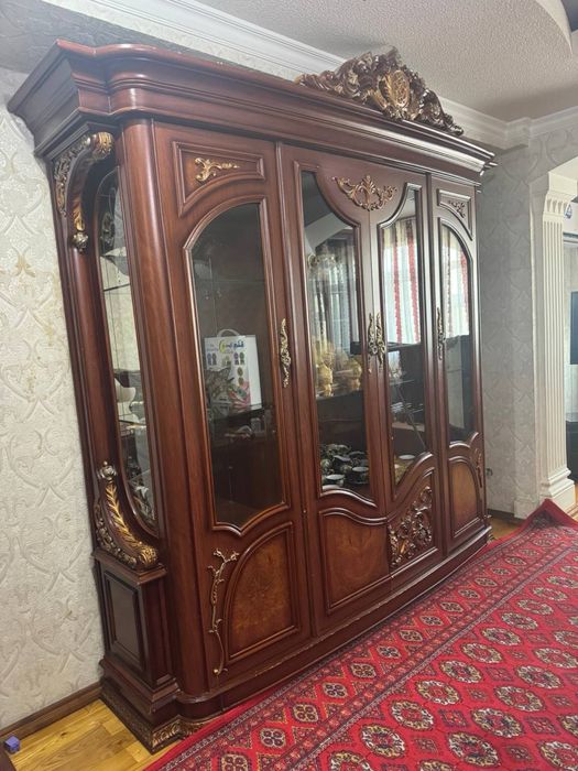 mebel zal spalni sotiladi