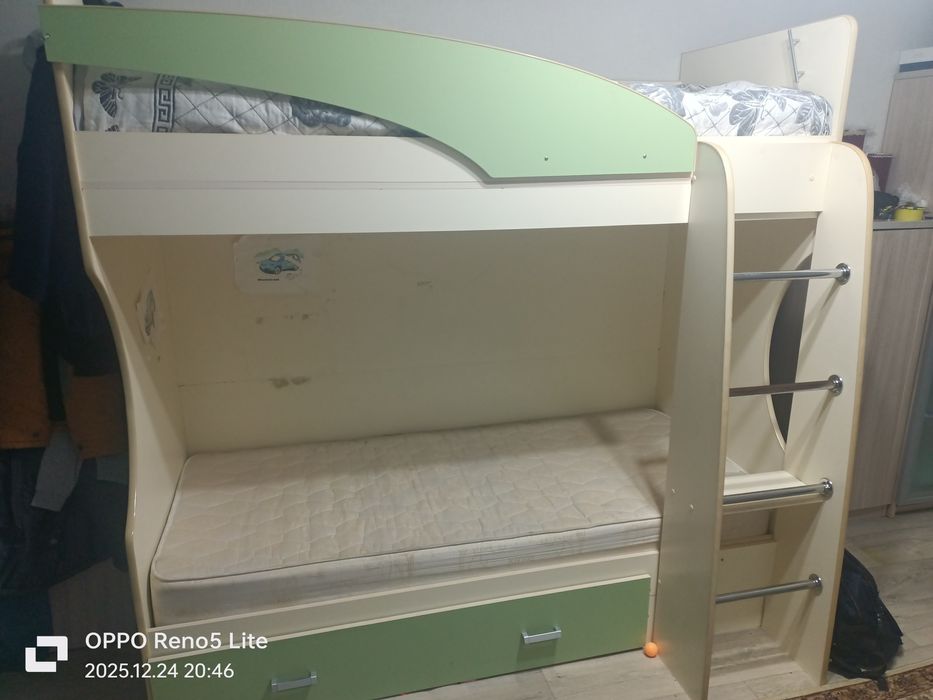 Детская двухэтажная кровать продается

Кровать в отличным состоянии,ку