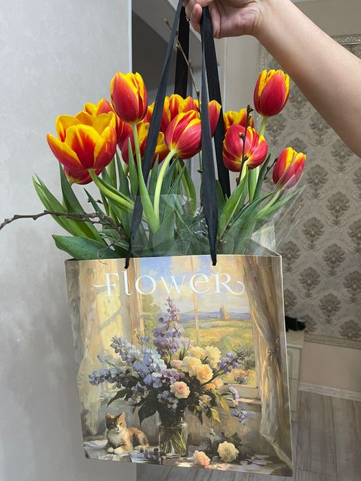 Цветы тюльпаны .