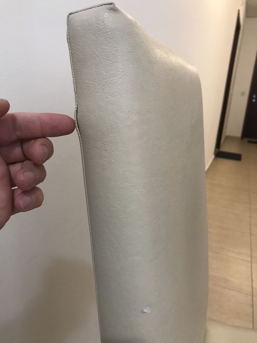Продавам трапезни столове