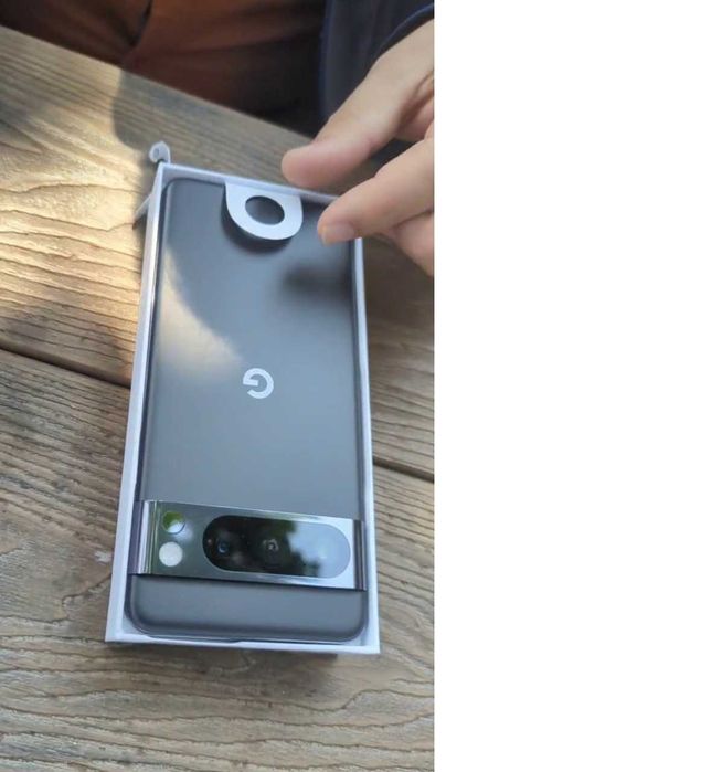 Google Pixel 8 Pro цвета Obsidian на 12/128GB