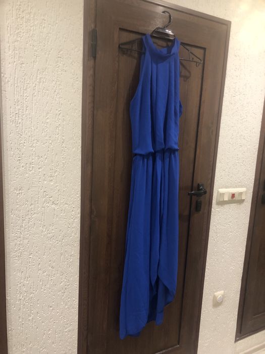 Дълга рокля в синьо