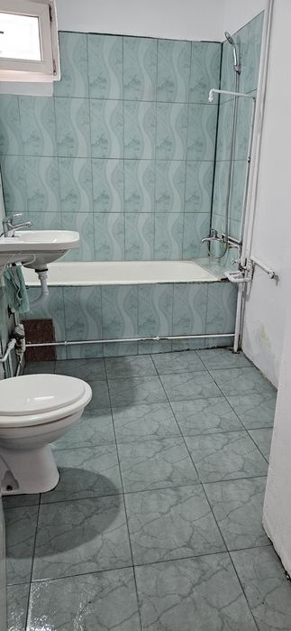 Proprietar vand apartament 3 camere