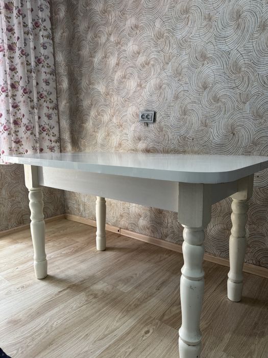 Продам кухонной стол. В хорошем состоянии