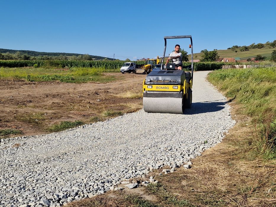 Inchirieri utilaje buldoexcavator excavator bobcat buldo demolari