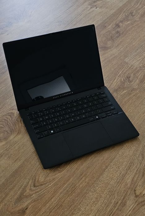 ASUS Vivobook S14 OLED 3K 120Hz | Ryzen 7 8845HS | 16GB | 1TB | Garanție