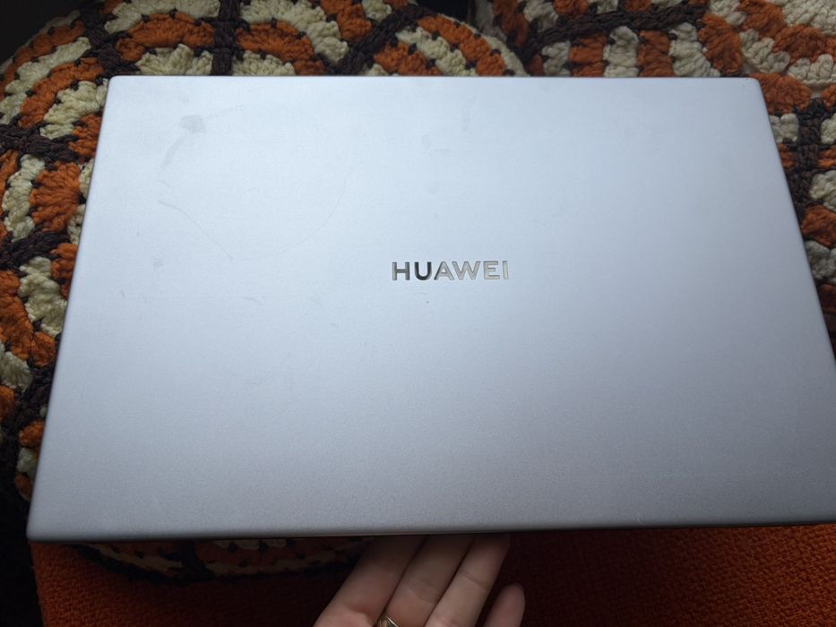Лаптоп Huawei Ryzen 7 / 8GB RAM / 512GB SSD
