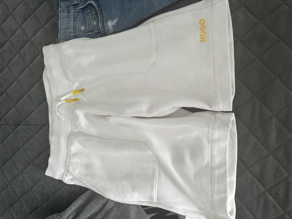 Къси панталони Zara, Hugo, Tommy Hilfiger, Reserved