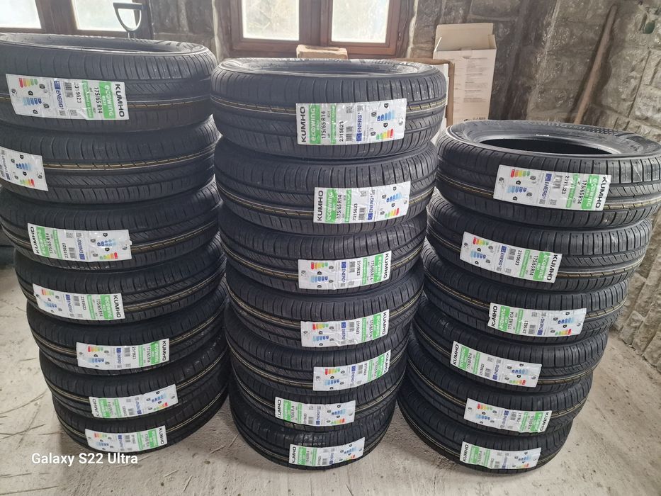 225 40 18 KUMHO ECSTA Нови летни гумш Замъка Ямбол