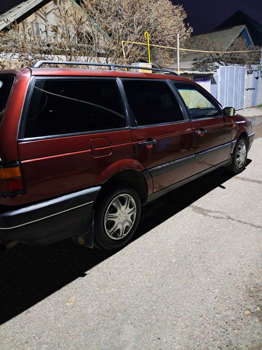 Пассат б 3 в отличном состоянии.