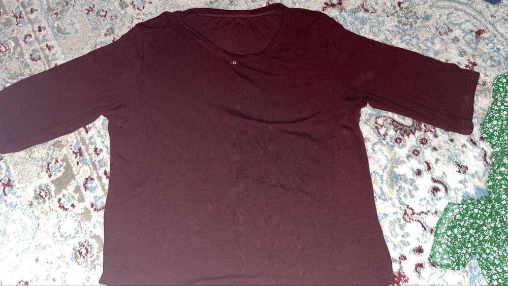 Продам кроссовки 1000тг