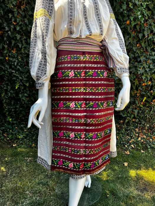 Costum popular Oltenesc