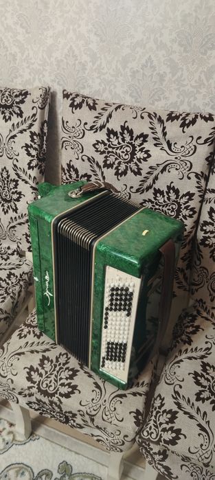 Баян Эра 74 в отличном состояний