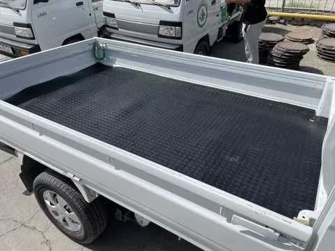 Labo Avtomashinasi bort qismiga rezinivi kovrik