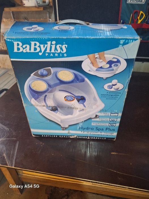 Електрическата масажна вана за крака BaByliss Hydro Spa Plus
