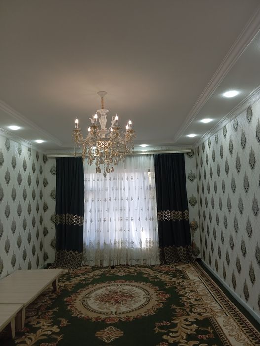 Termizda 10 xonali uy