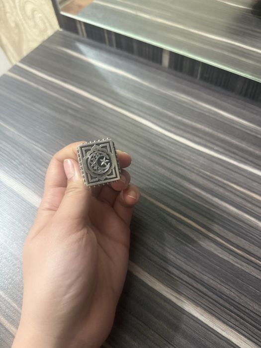 Продам серебряное кольцо