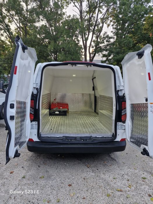 Ford Transit Custom 2025 Avariat
