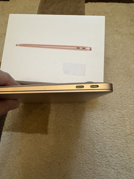 Macbook Air M1 8GM 256SSD Gold