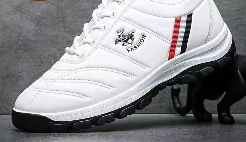 Продам кроссовки 42р.