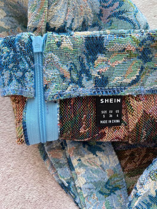 Нова къса пола от плътен плат