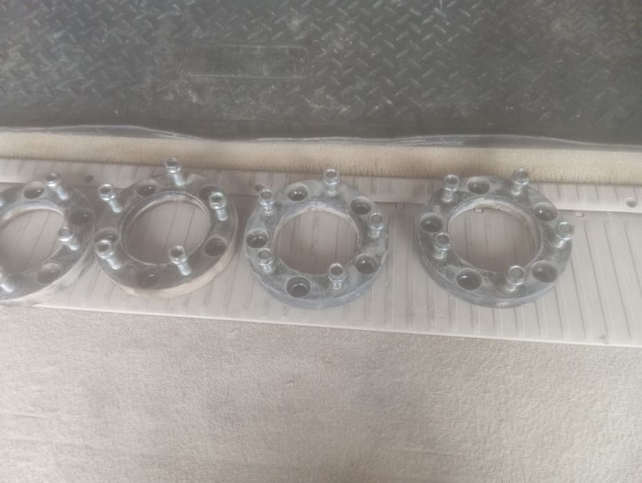 Шины на спринтер , вставки на крузак