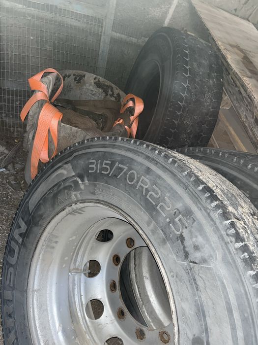 Продам балоны прицепные и ведущий