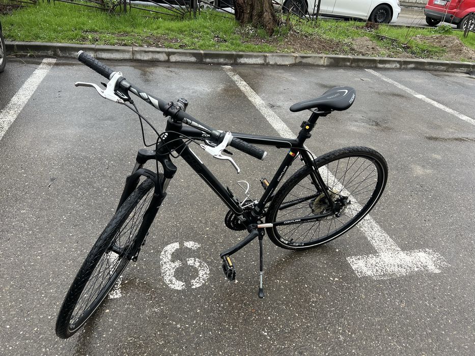 BICICLETA atat pentru oras , cat si off road.