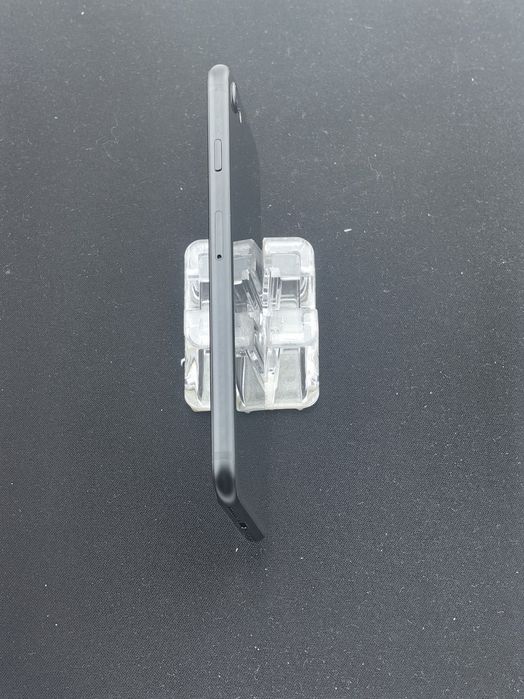 Apple iPhone SE 2 2020 64 GB ID-six637