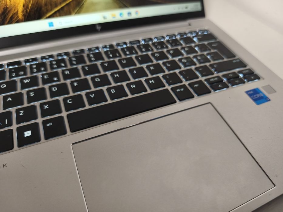 HP elitebook 840 G10 i5 a13a Ram 16Gb ddr5 video 8Gb ssd Windows 11 OFFICE