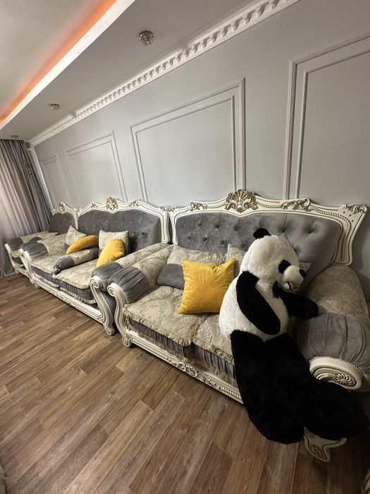 Продается королевский диван